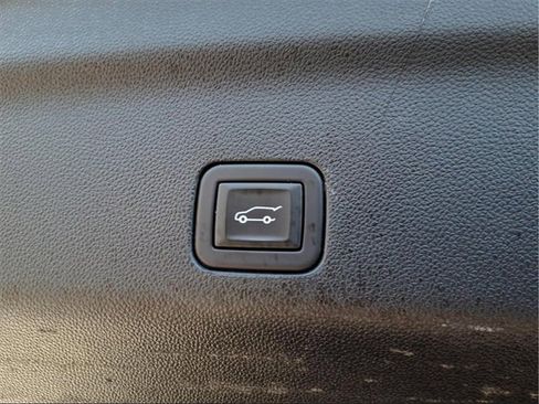 Used 2023 Chevrolet Tahoe High Country w/ Advanced Technology Package image 9