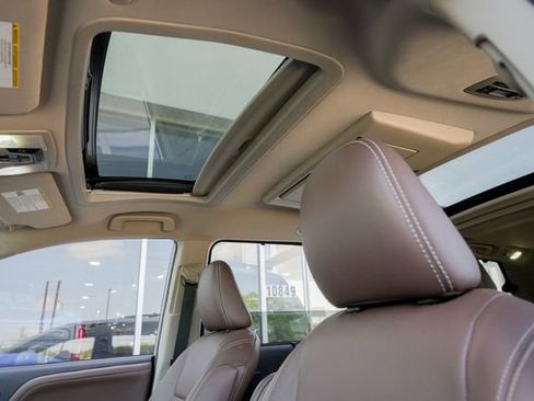 Used 2020 Toyota Sienna Limited Premium image 19