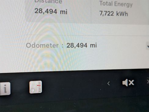 Used 2022 Tesla Model Y Long Range image 21