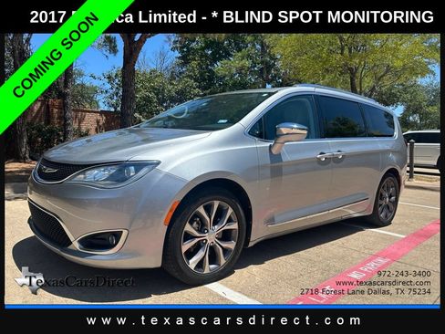 Used 2017 Chrysler Pacifica Limited FWD image 1