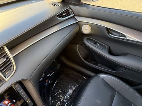 Used 2023 INFINITI QX50 Luxe image 29