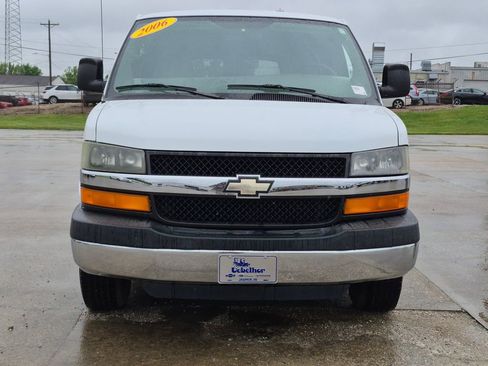 Used 2006 Chevrolet Express 3500 Passenger w/ LT Preferred Equipment Group RWD image 2