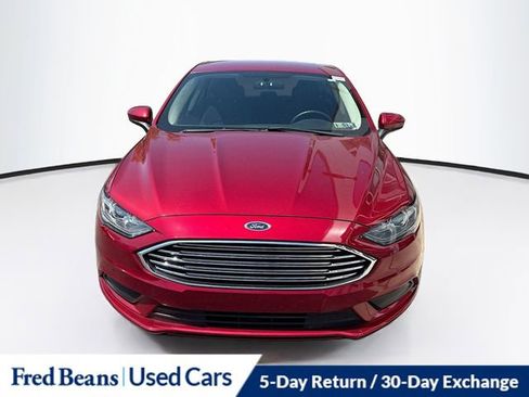 Used 2017 Ford Fusion SE w/ Fusion SE Technology Package FWD image 1
