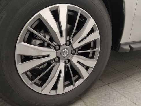 Used 2019 Nissan Pathfinder SL FWD image 31