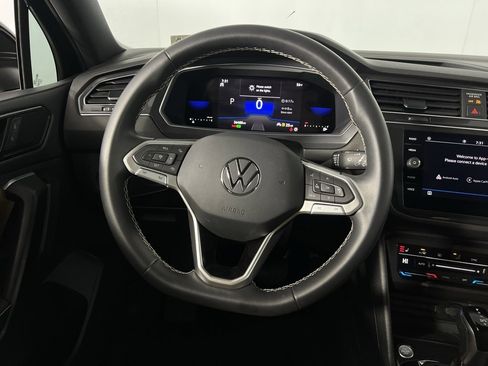 Used 2023 Volkswagen Tiguan SE image 15