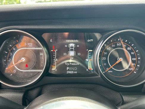 Used 2021 Jeep Gladiator Overland w/ Popular Equipment Package AWD/4WD image 27