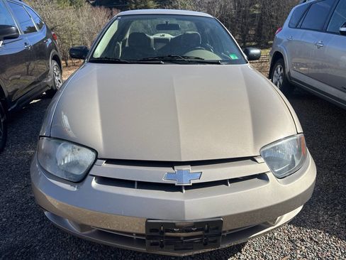 Used 2003 Chevrolet Cavalier Sedan w/ Preferred Equipment Group image 2