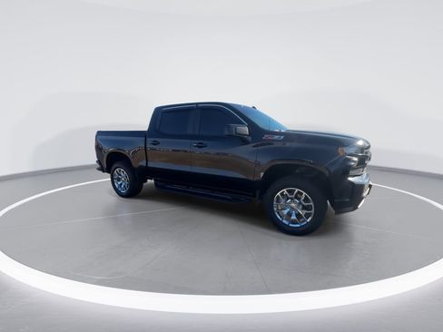 Used 2021 Chevrolet Silverado 1500 LT Trail Boss image 2