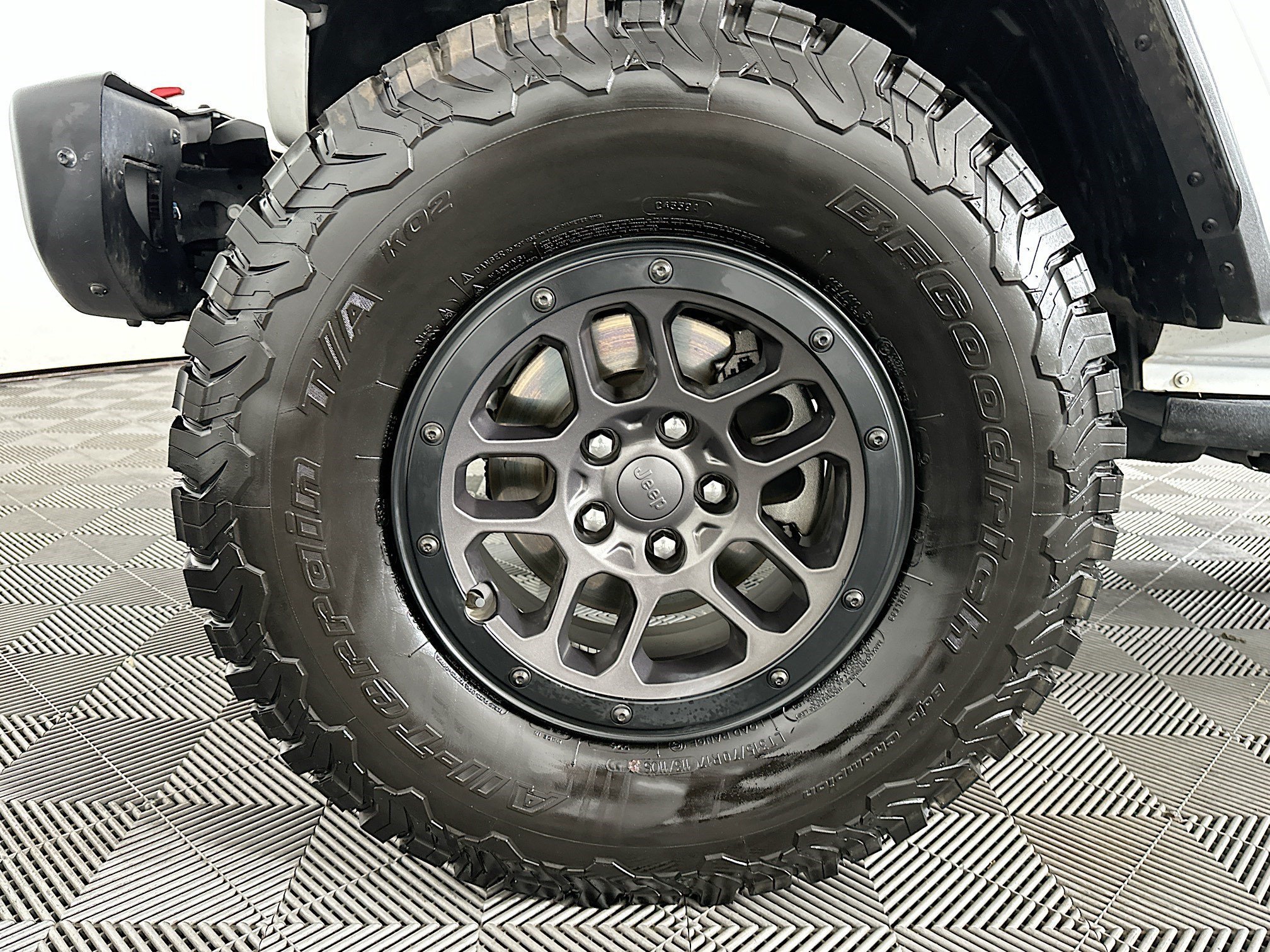 Used 2023 Jeep Wrangler Unlimited Rubicon w/ Xtreme 35 Tire Package AWD/4WD image 34