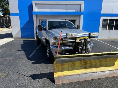 Used 2018 Chevrolet Silverado 2500 LT image 3