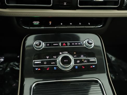 Used 2023 Lincoln Nautilus Reserve AWD/4WD image 14