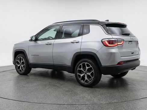 Used 2025 Jeep Compass Limited AWD/4WD image 6