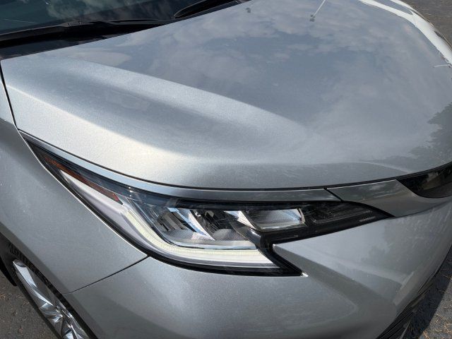 Certified 2025 Toyota Sienna Limited AWD/4WD image 38
