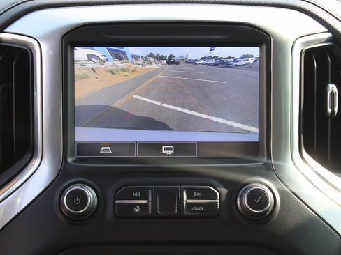 Used 2021 Chevrolet Silverado 1500 LT w/ Convenience Package II image 19