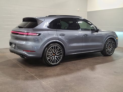New 2026 Porsche Cayenne image 7