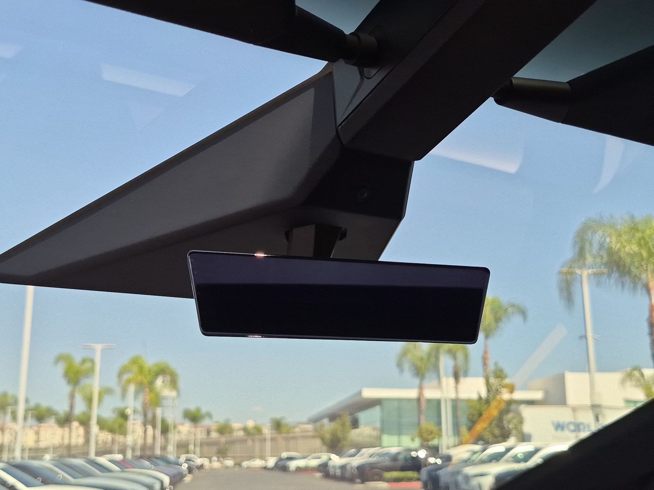 Used 2024 Tesla Cybertruck AWD Crew Cab image 27