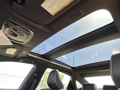 New 2026 Toyota Crown Platinum image 12