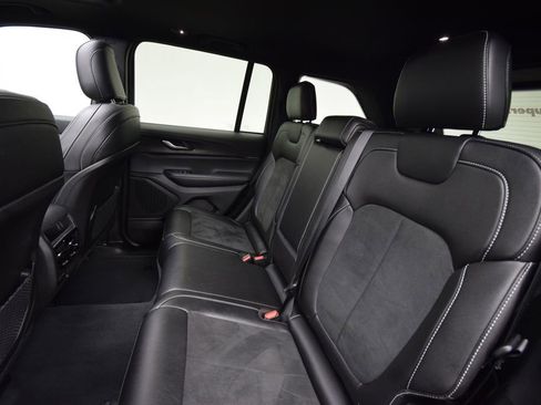 Used 2023 Jeep Grand Cherokee Altitude image 26