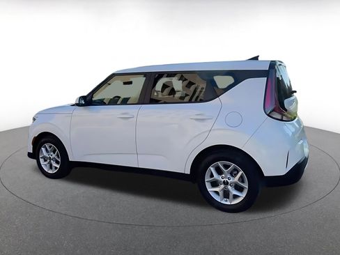 Used 2025 Kia Soul LX w/ LX Technology Package image 10