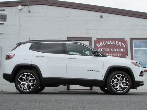 Used 2025 Jeep Compass Limited AWD/4WD image 1