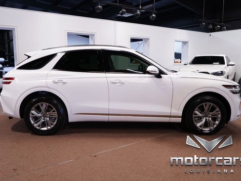 Used 2022 Genesis GV70 2.5T image 8