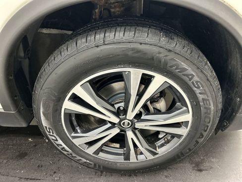 Used 2017 Nissan Rogue SL w/ SL Premium Package AWD/4WD image 8