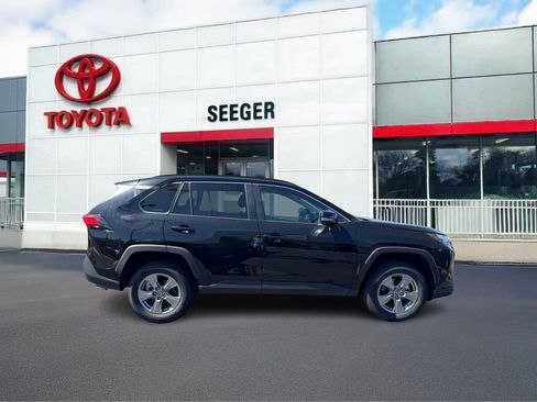 Certified 2025 Toyota RAV4 XLE AWD/4WD image 2