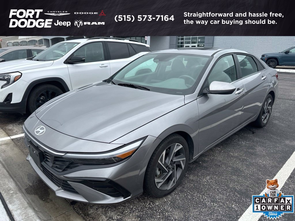 Used 2025 Hyundai Elantra SEL FWD image 1