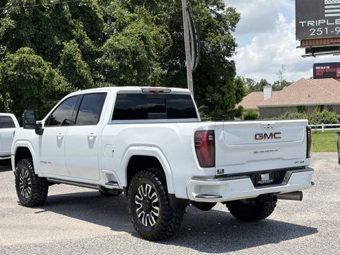 Used 2020 GMC Sierra 2500 AT4 w/ AT4 Premium Package AWD/4WD image 4