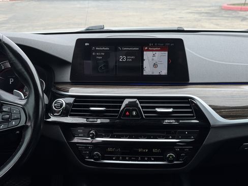 Used 2017 BMW 540i w/ Premium Package image 21