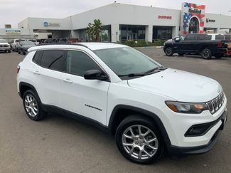 Used 2022 Jeep Compass Latitude image 1