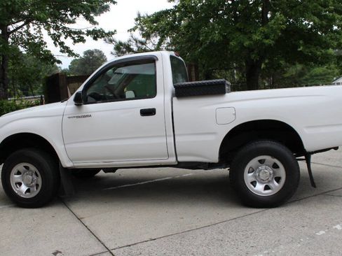Used 2003 Toyota Tacoma PreRunner image 3