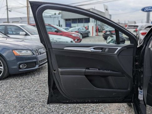 Used 2016 Ford Fusion SE image 9