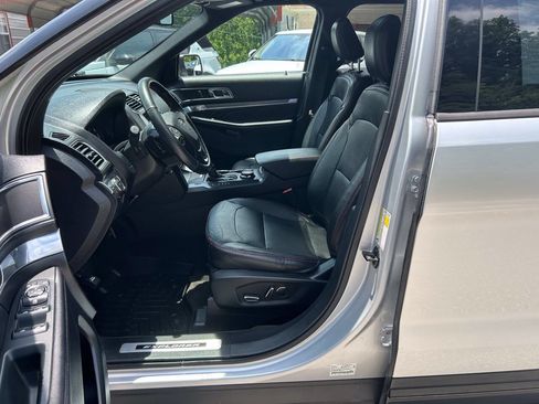 Used 2018 Ford Explorer Sport w/ Ford Safe & Smart Package AWD/4WD image 23