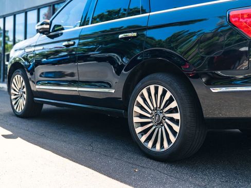Used 2018 Lincoln Navigator Reserve w/ Technology Package AWD/4WD image 6