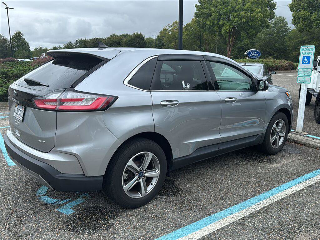 Used 2022 Ford Edge SEL w/ Convenience Package AWD/4WD image 3