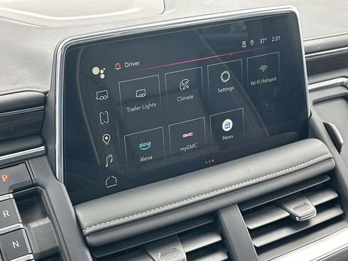 Used 2023 GMC Yukon SLT w/ SLT Premium Package image 32