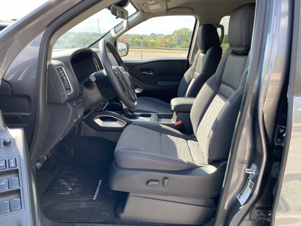 Used 2022 Nissan Frontier SV w/ Technology Package AWD/4WD image 10
