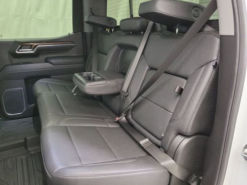 Used 2025 GMC Sierra 1500 Elevation w/ Elevation Premium Package image 9