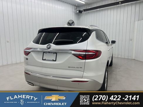 Used 2019 Buick Enclave Essence FWD image 3