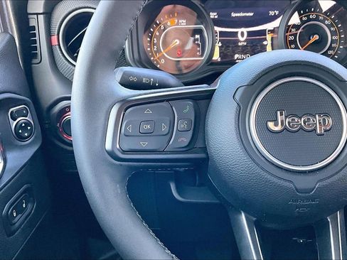 Certified 2025 Jeep Wrangler Unlimited Rubicon w/ Convenience Group image 6