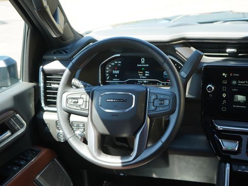 Used 2025 GMC Sierra 3500 Denali Ultimate AWD/4WD image 14