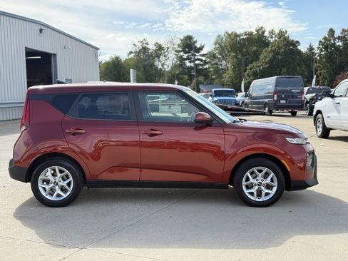 Used 2022 Kia Soul LX w/ Technology Package image 8