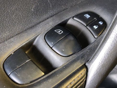 Used 2020 Nissan Rogue Sport SV FWD image 27
