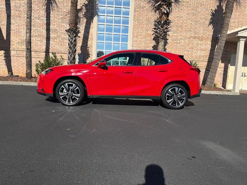 Used 2023 Lexus UX 250h FWD w/ Premium Package image 2