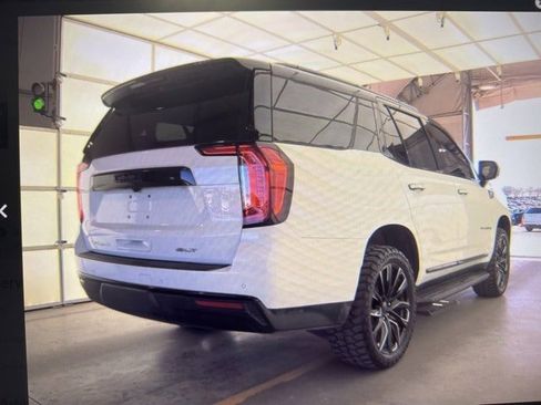 Used 2021 GMC Yukon SLT image 4