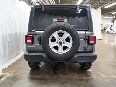 Used 2022 Jeep Wrangler Unlimited Sport AWD/4WD image 6