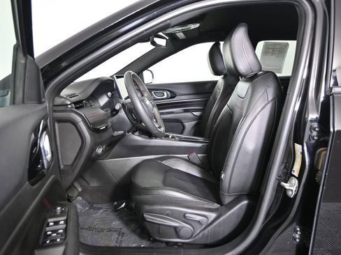Used 2024 Jeep Compass Trailhawk AWD/4WD image 21