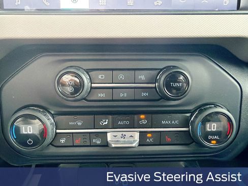 Used 2023 Ford Bronco Wildtrak AWD/4WD image 21