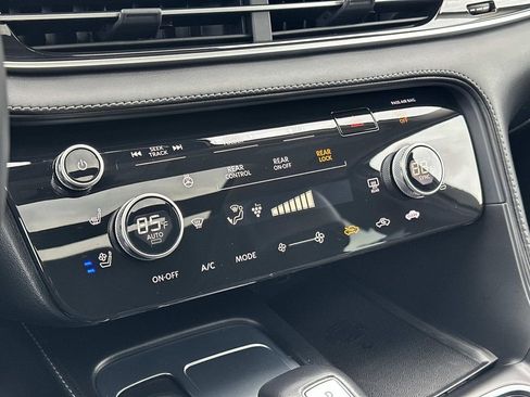 Used 2023 INFINITI QX60 Sensory w/ Cargo Package image 13